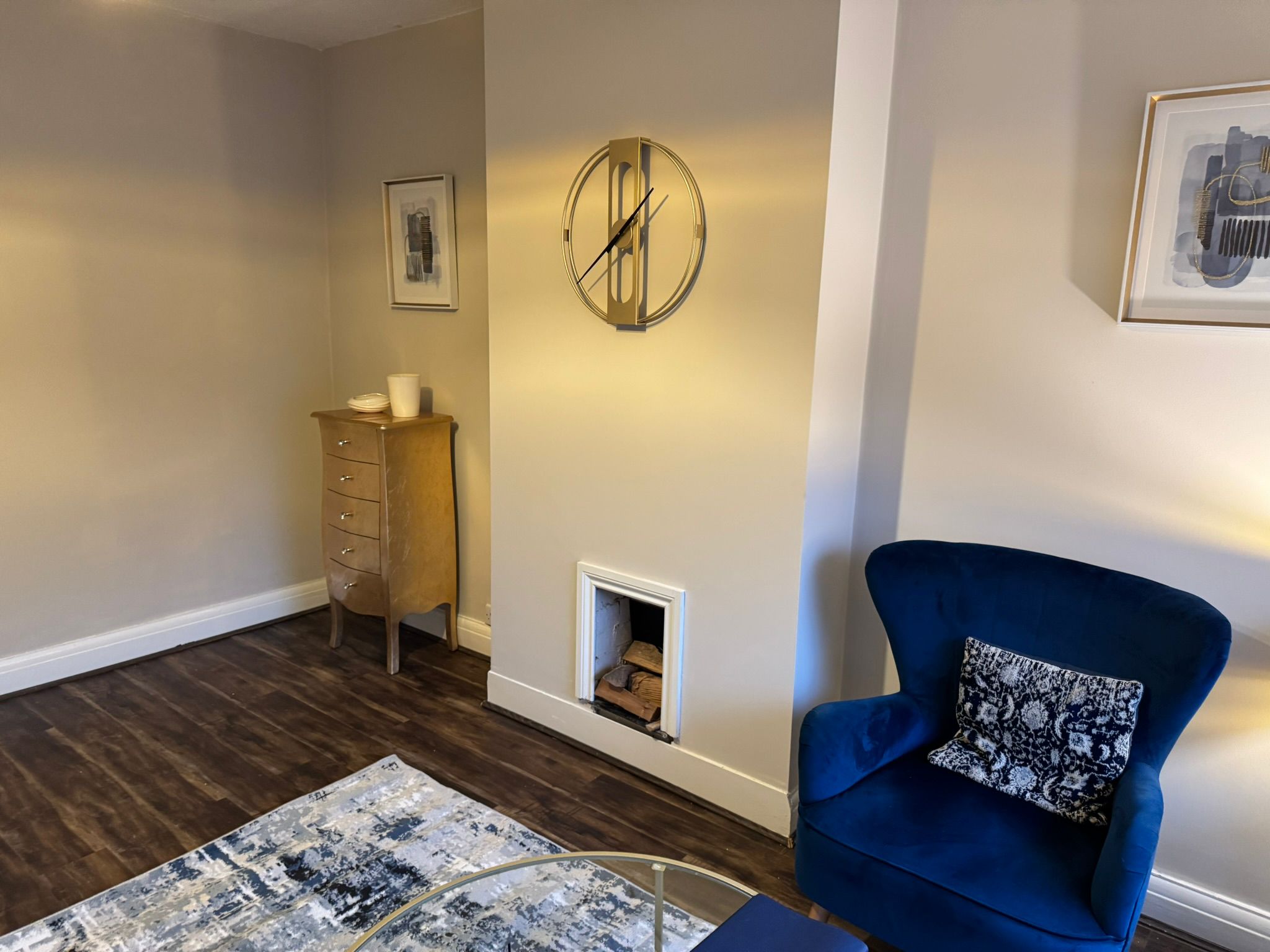 Calming decor in the therapy room